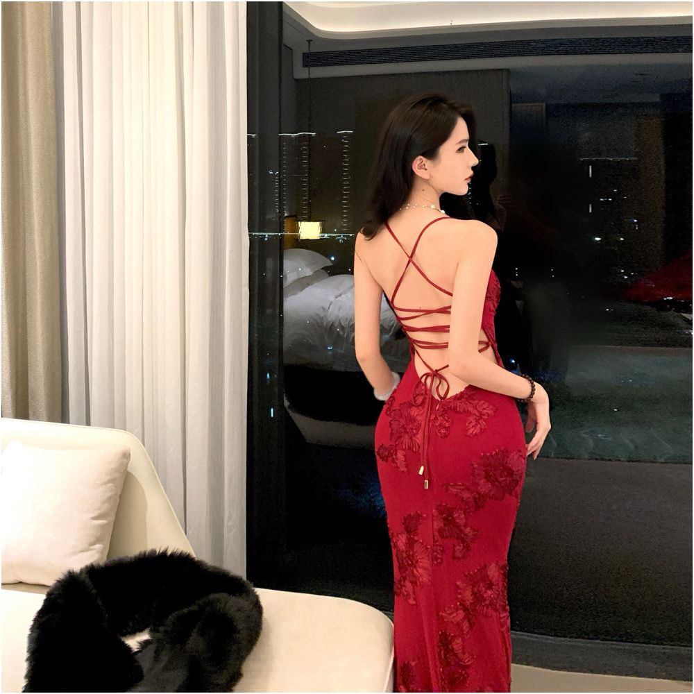 A niche evening dress dress banquet engagement Christmas red dress sexy suspender backless dress long version hip hugging skirt image 4