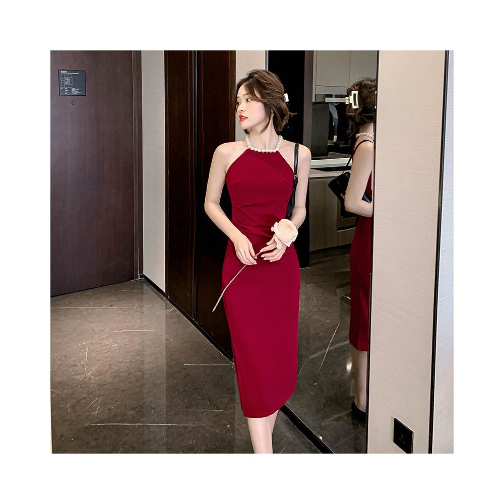 A unique and stunning dress with a high quality feel and sophisticated design A niche pearl halter neck slip dress for women in summer image 3