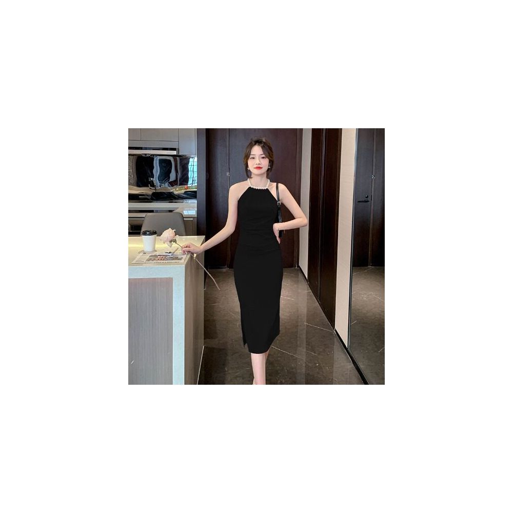 A unique and stunning dress with a high quality feel and sophisticated design A niche pearl halter neck slip dress for women in summer
