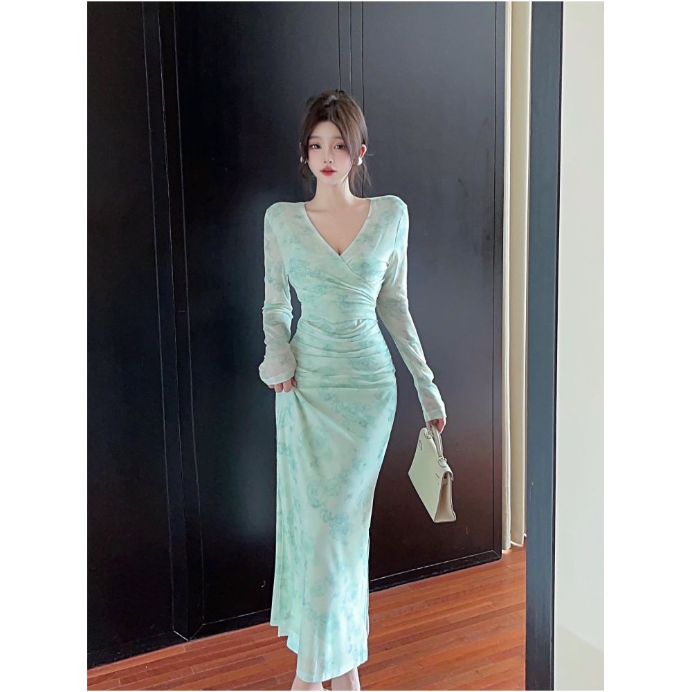 2025 Autumn New Heart Style Fashionable French Retro Dress Sunscreen Long Sleeve Cardigan Two Piece Set for Women image 5