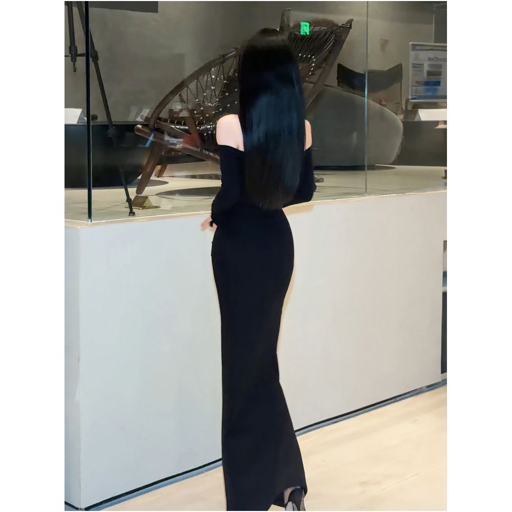 Lin Buwan s Pure and Alluring Halter Neck Off Shoulder Long Sleeved Dress Autumn Winter Elegant High End Sexy and Slim Fit Long Gown image 5