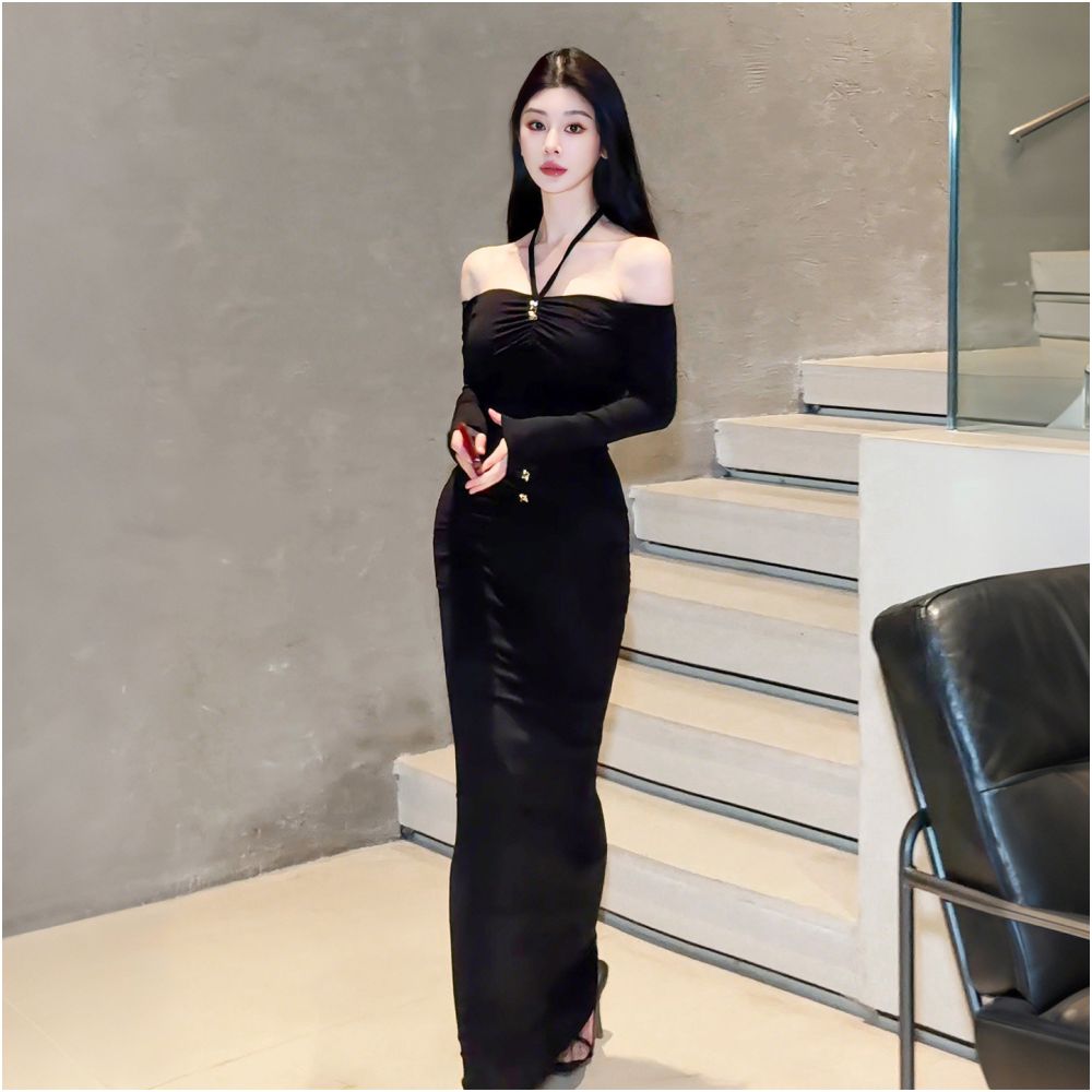 Lin Buwan s Pure and Alluring Halter Neck Off Shoulder Long Sleeved Dress Autumn Winter Elegant High End Sexy and Slim Fit Long Gown