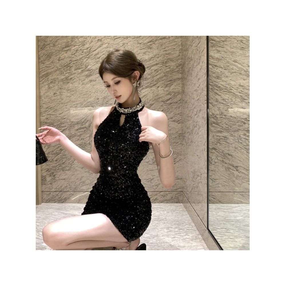 Sequined velvet heavy duty rhinestone embellished fitted halter neck banquet dress short style 2025 autumn winter dress image 2