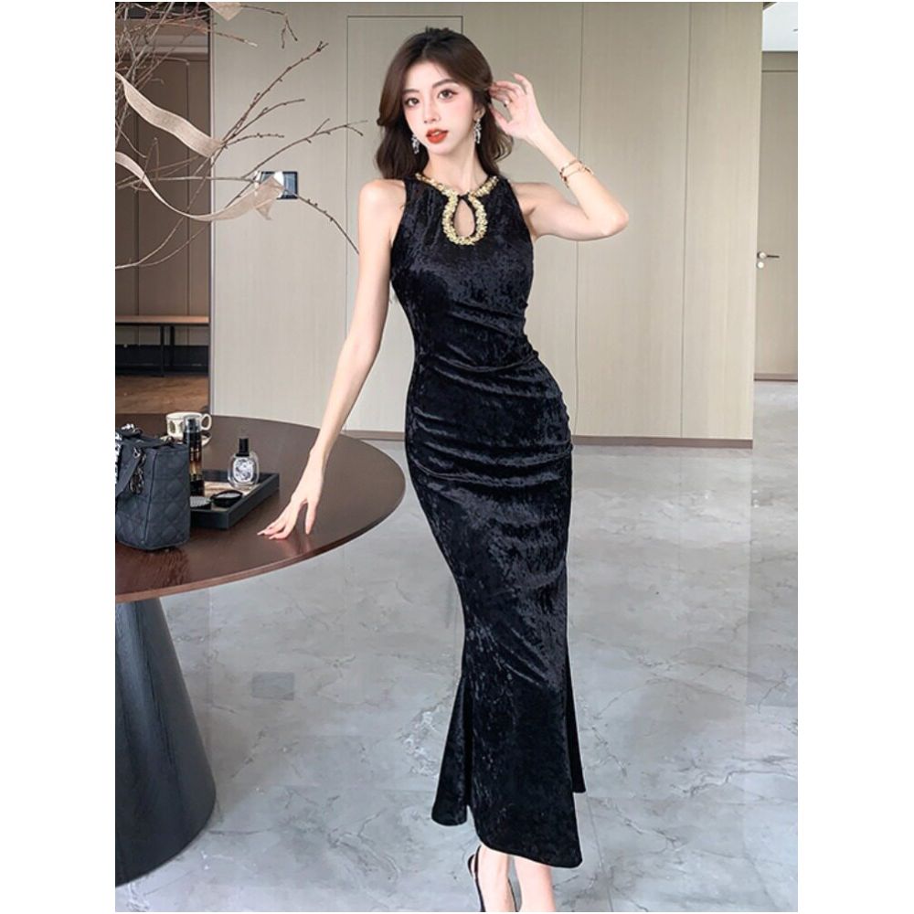 Elegant Gold Velvet Dress for Women Autumn Winter Slim Fit Waist Defining Hip Hugging Skirt Beaded and Hollowed Out Fishtail Dress image 4