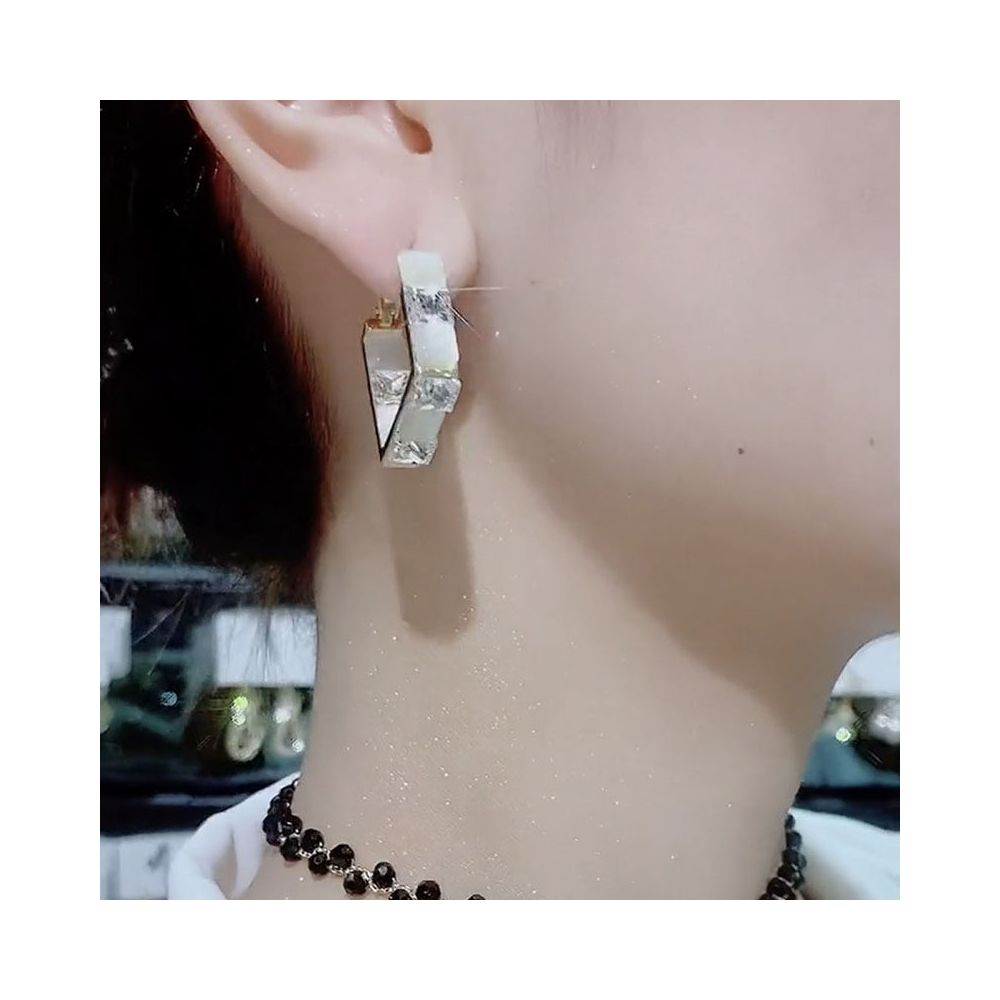 High end sparkling diamond cat s eye geometric earrings niche light luxury exquisite square earrings new style silver needle stud earrings versatile image 4