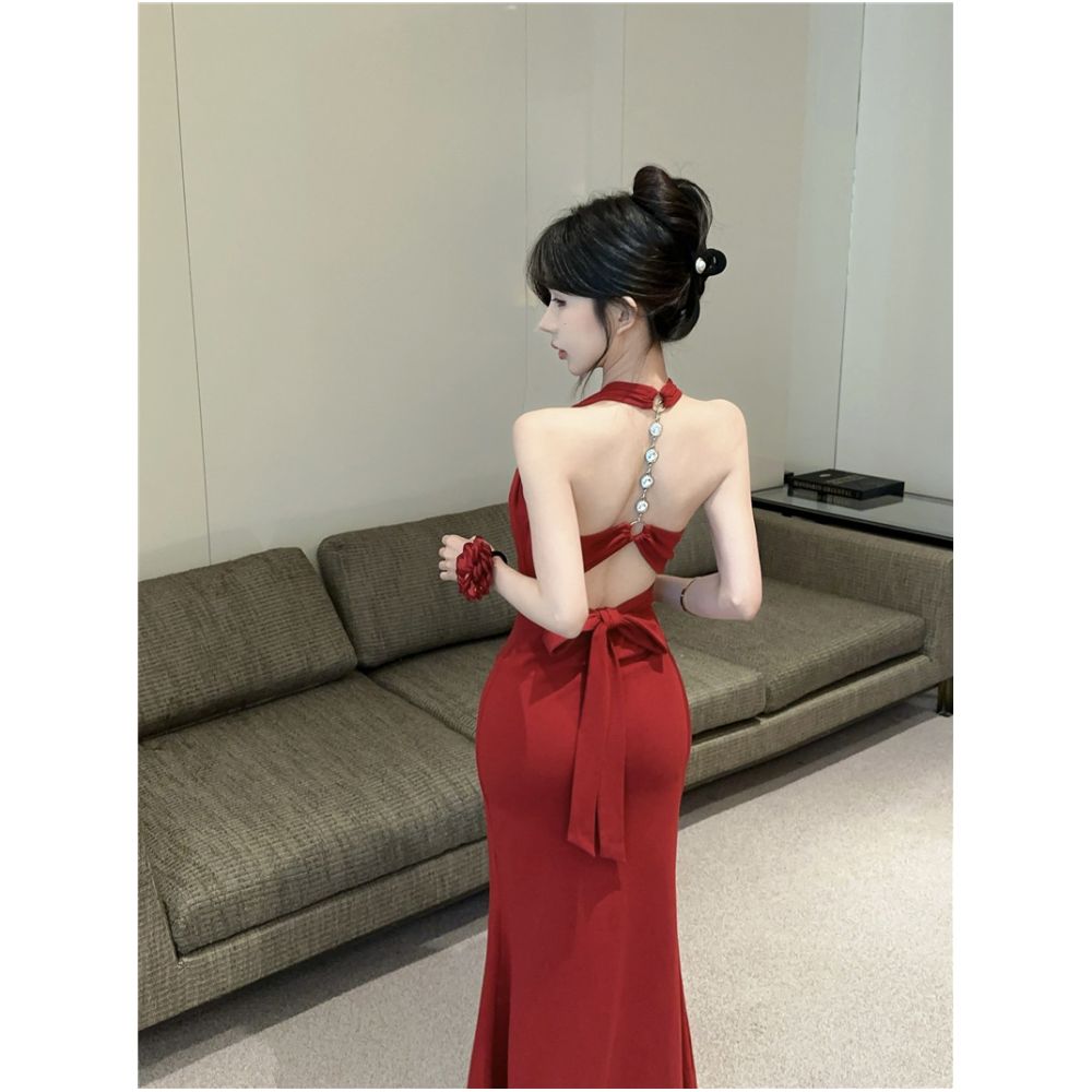Red design chain hanging neck strap backless suspender dress women s sexy slim fit fish tail wrapped buttocks long skirt