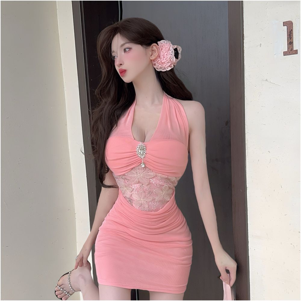 French style chic and stunning spicy girl and socialite hanging neck slimming and slimming lace patchwork hip hugging dress short for women
