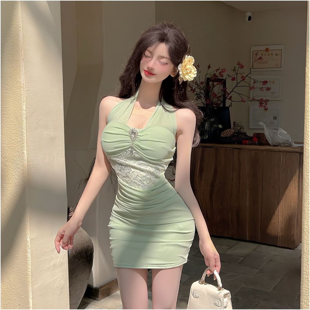 French style chic and stunning spicy girl and socialite hanging neck slimming and slimming lace patchwork hip hugging dress short for women