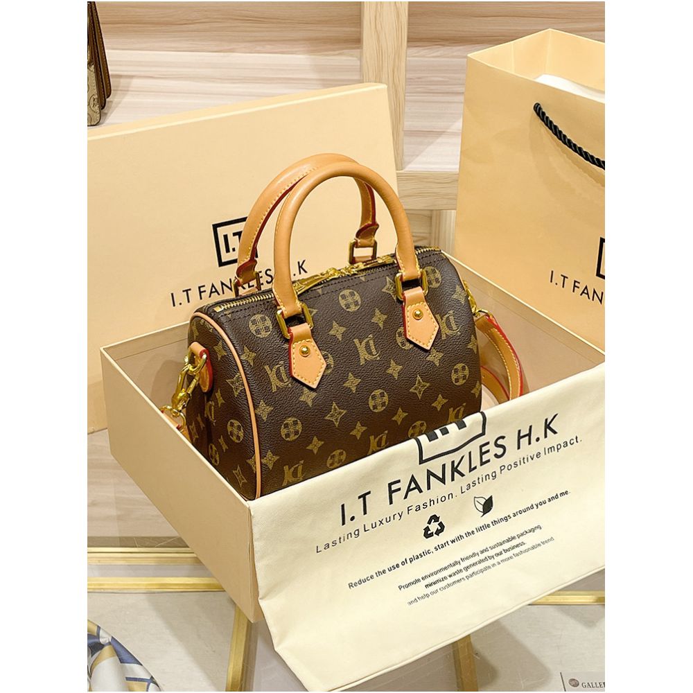 Valentine s Day gift genuine leather women s bag Boston pillow bag crossbody bag vintage cowhide shoulder bag women s 2025 new model image 4