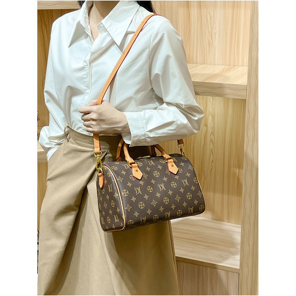 Valentine s Day gift genuine leather women s bag Boston pillow bag crossbody bag vintage cowhide shoulder bag women s 2025 new model image 1