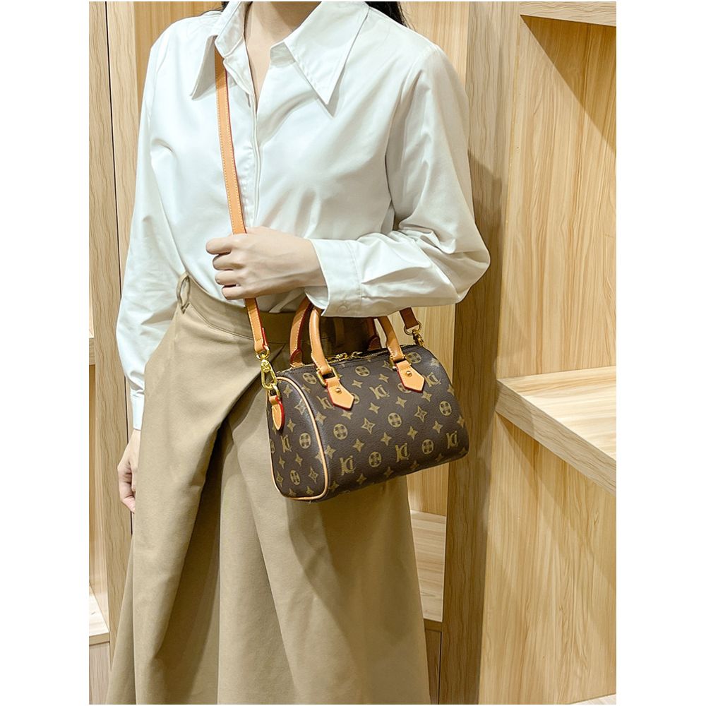 Valentine s Day gift genuine leather women s bag Boston pillow bag crossbody bag vintage cowhide shoulder bag women s 2025 new model image 2