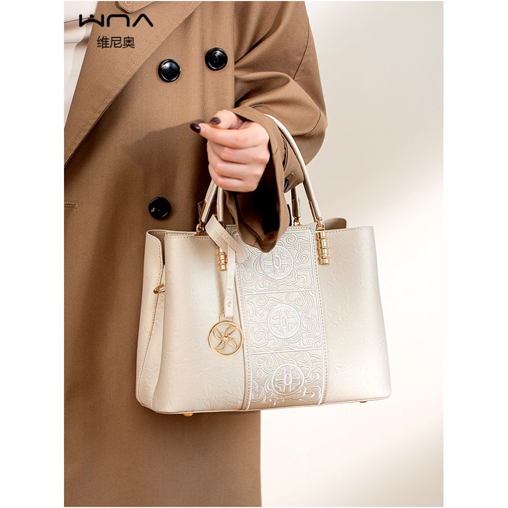 26 year new product Vinio Chinese style embroidered handbag with large capacity mom bag practical birthday gift for wife image 1