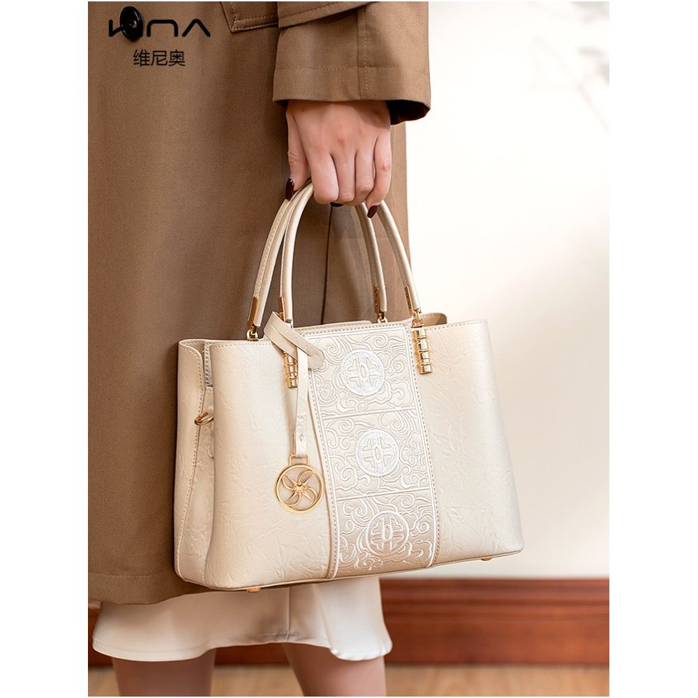 26 year new product Vinio Chinese style embroidered handbag with large capacity mom bag practical birthday gift for wife image 4