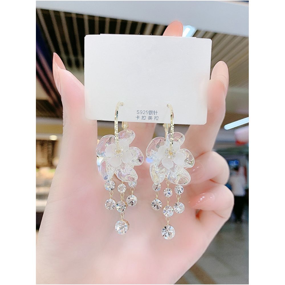 Super fairy white flower earrings with Korean temperament long diamond studded tassel earrings with a design sense internet famous earrings ear rings and earrings image 3