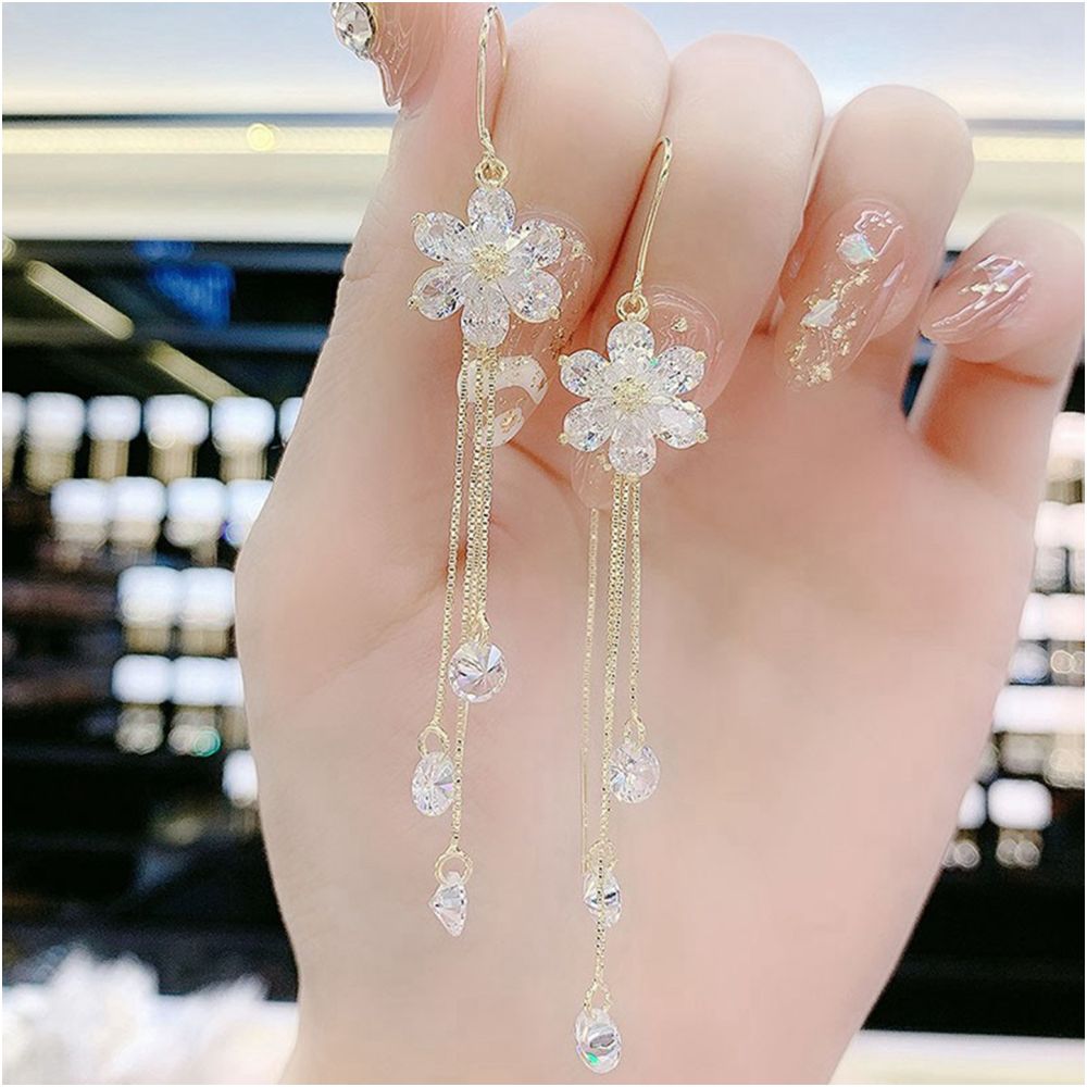 Korean style fashion temperament exaggerated personality floral tassel earrings women s 2026 new light luxury high end earrings image 2