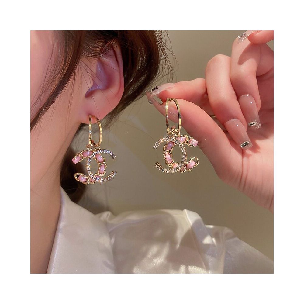 Outlet brand withdraws cabinet clears warehouse picks up leaks gold inlaid diamond chain C shaped earrings 18K gold outlets women s accessories