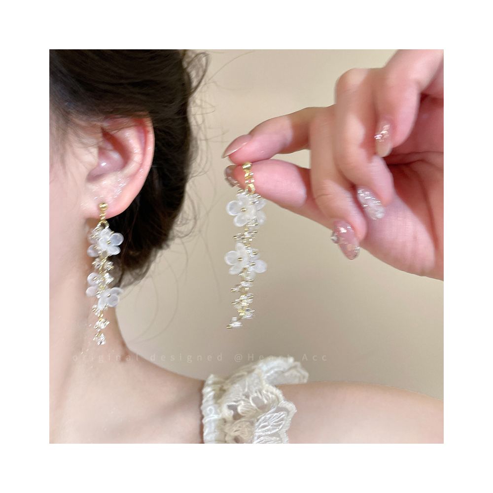 Exquisite flower tassel earrings for women 2025 new seaside vacation style earrings suitable for high end earrings with square and round faces image 2