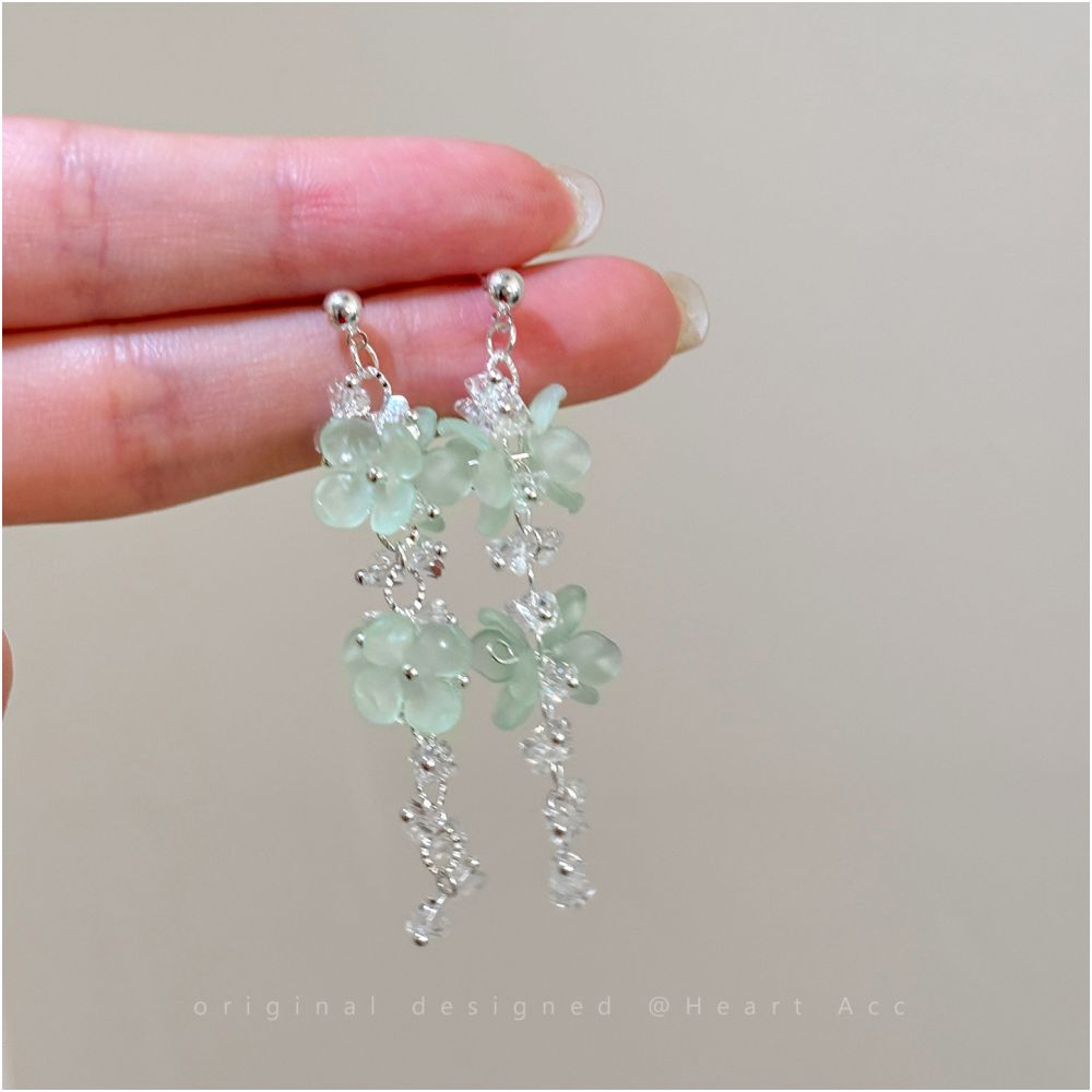 Exquisite flower tassel earrings for women 2025 new seaside vacation style earrings suitable for high end earrings with square and round faces