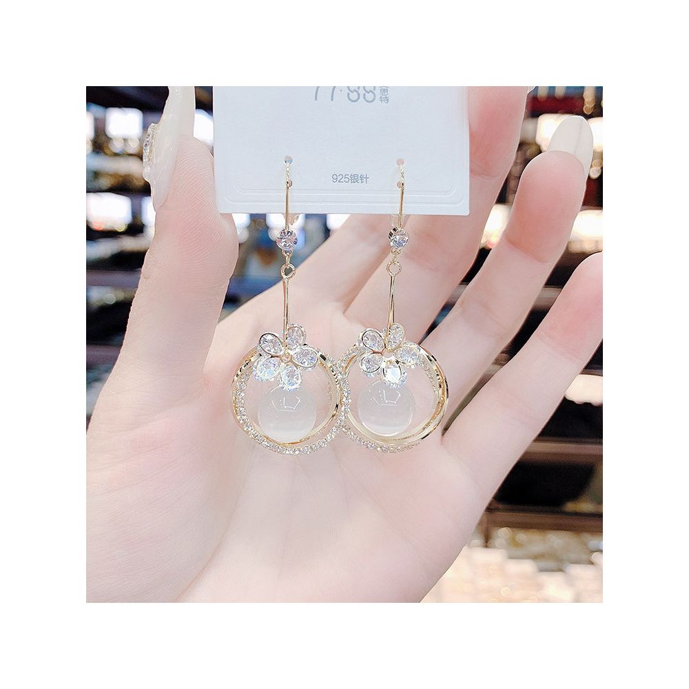 2025 New Korean Flower Circle Earrings Retro Sweet Charm Earrings French Internet Celebrity Cat Eye Stone Earrings