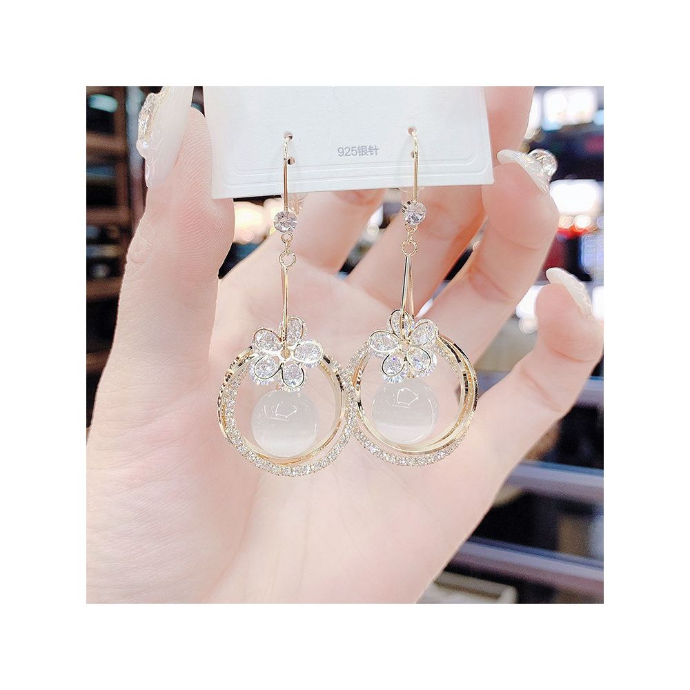 2025 New Korean Flower Circle Earrings Retro Sweet Charm Earrings French Internet Celebrity Cat Eye Stone Earrings image 2