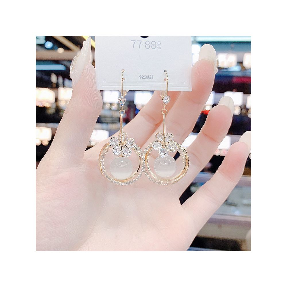 2025 New Korean Flower Circle Earrings Retro Sweet Charm Earrings French Internet Celebrity Cat Eye Stone Earrings image 3