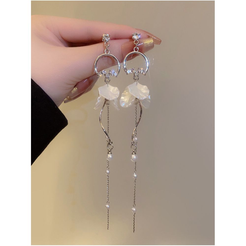 Super fairy long tassel petal pearl earrings with niche design high end earrings light luxury earrings exquisite commuting style image 4