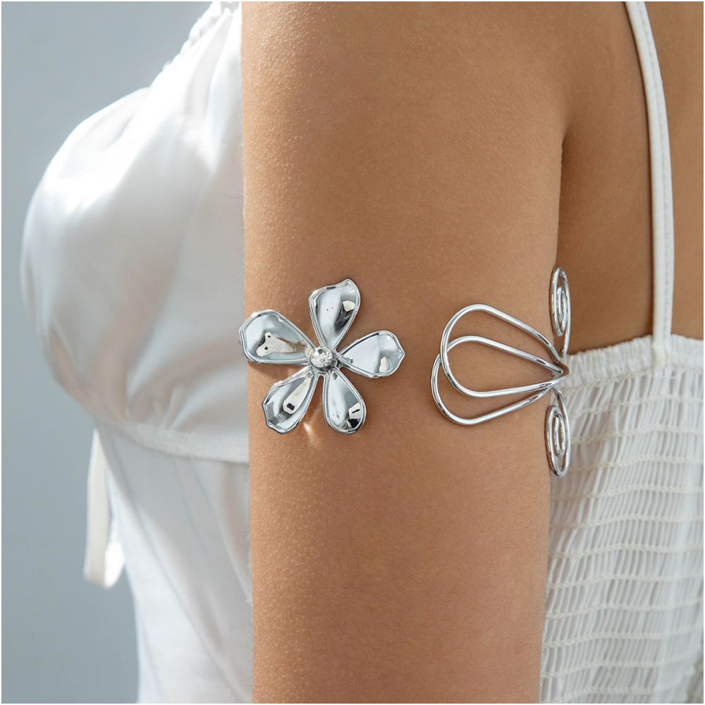 European and American style cross border jewelry minimalist starfish arm bracelet with a butterfly shaped open design women s bracelet