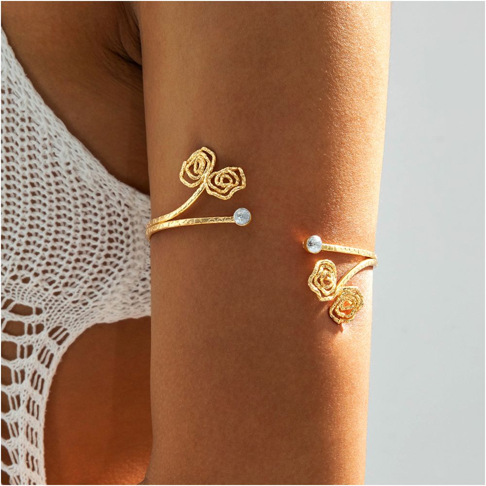 European and American style cross border jewelry minimalist starfish arm bracelet with a butterfly shaped open design women s bracelet