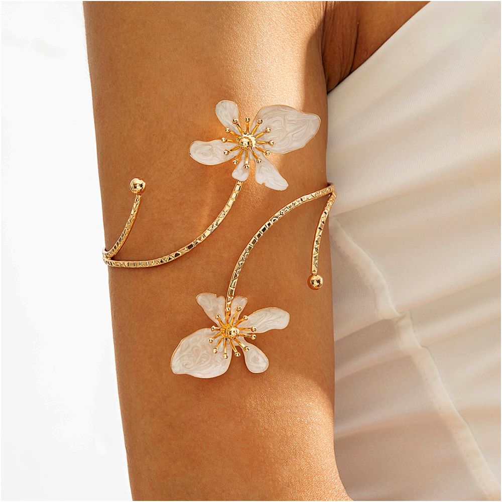 European and American style cross border jewelry minimalist starfish arm bracelet with a butterfly shaped open design women s bracelet