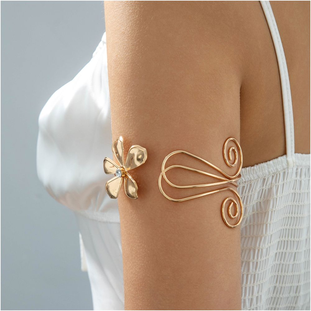 European and American style cross border jewelry minimalist starfish arm bracelet with a butterfly shaped open design women s bracelet