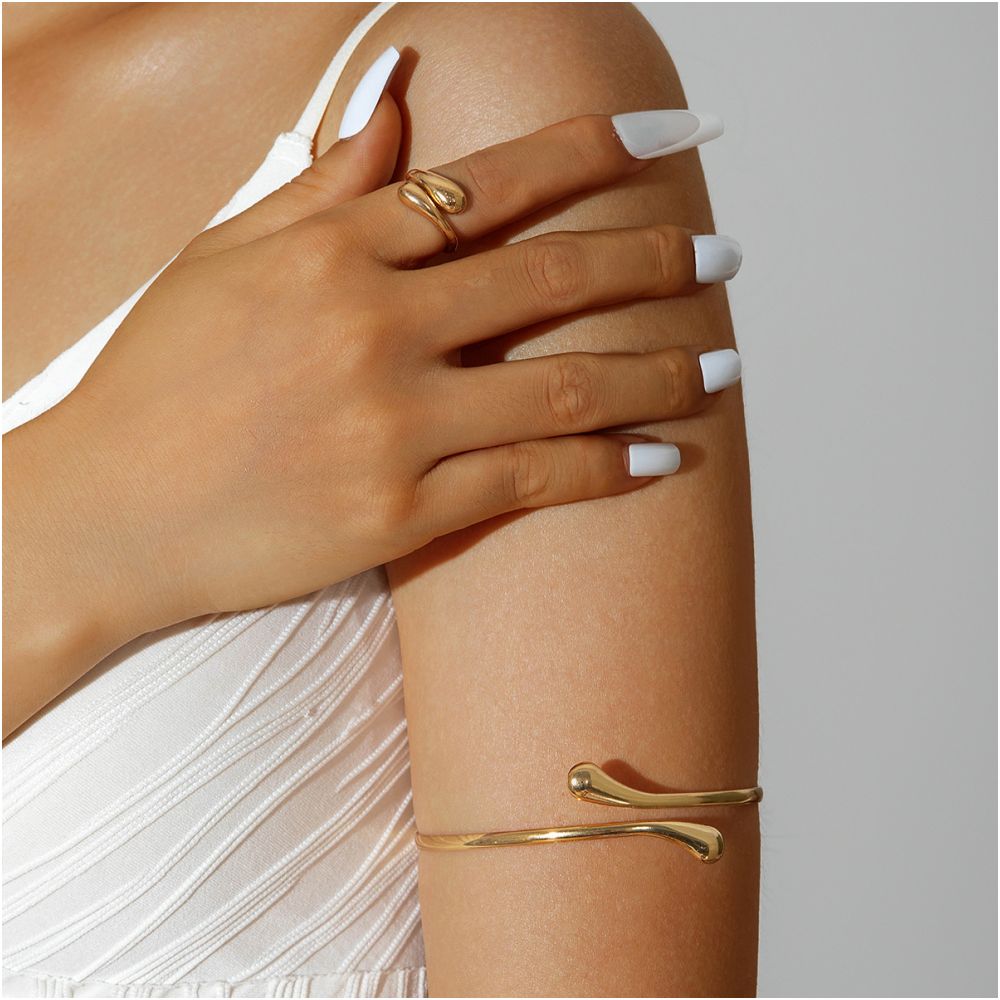 European and American style cross border jewelry minimalist starfish arm bracelet with a butterfly shaped open design women s bracelet