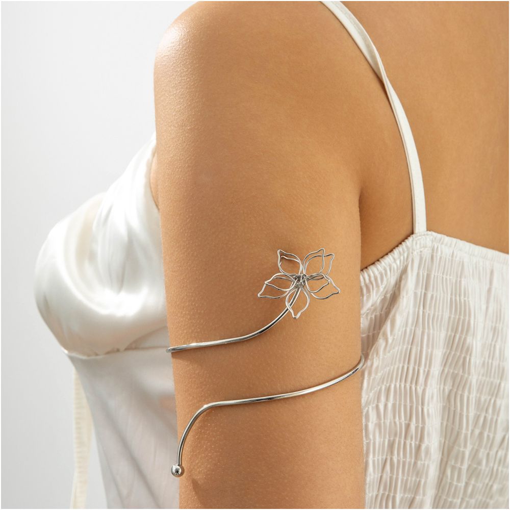 European and American style cross border jewelry minimalist starfish arm bracelet with a butterfly shaped open design women s bracelet