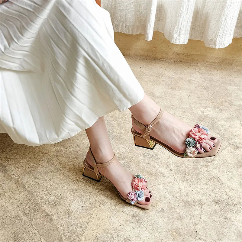New Fashion Floral Comfortable Women's Sandal Fashion Simple Open-toe Low Heel Chunky Button Sandal
