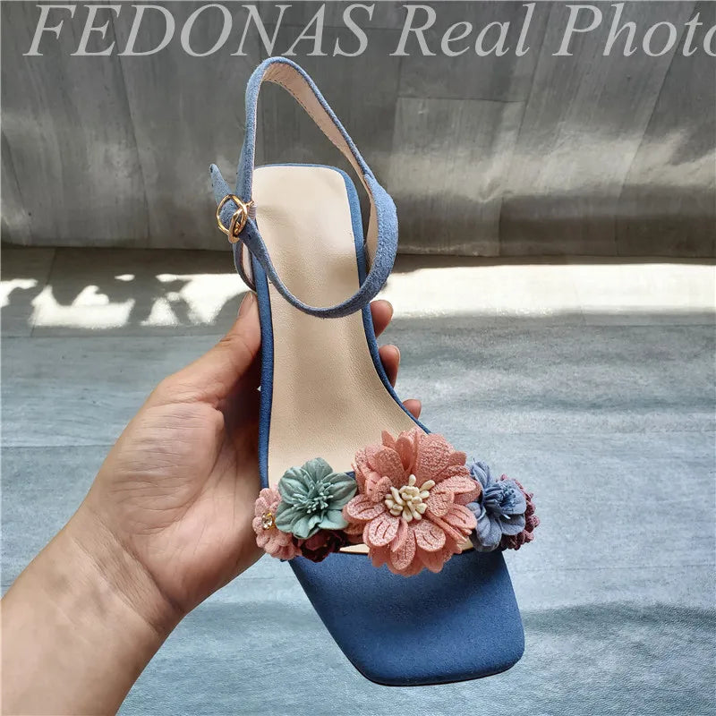 New Fashion Floral Comfortable Women's Sandal Fashion Simple Open-toe Low Heel Chunky Button Sandal