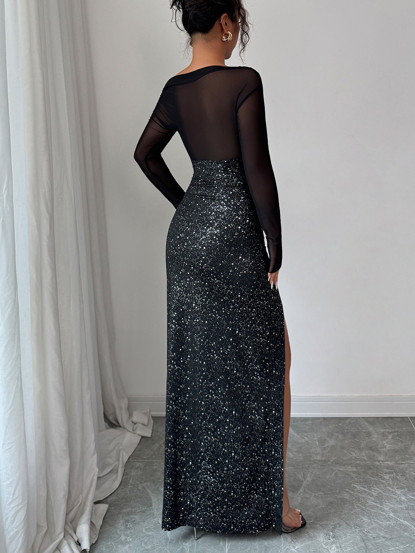 Elegant and sophisticated strapless long-sleeved Bodycon dress for women