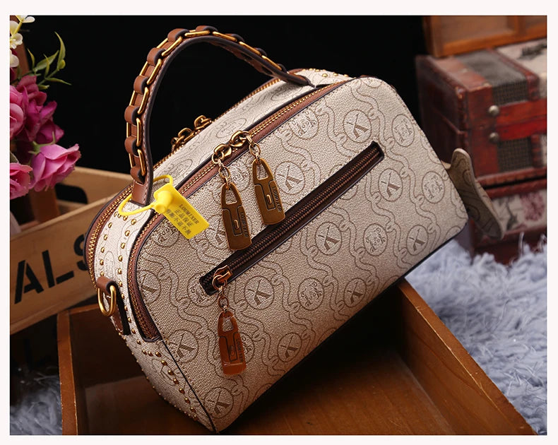 Light luxury brand women's handbag 2025 new autumn and winter fashion retro designer high-end single shoulder crossbody small sq
