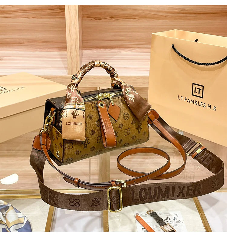 Brand women's handbag 2025 new autumn and winter high-end texture niche designer light luxury shoulder crossbody bag pillow bag