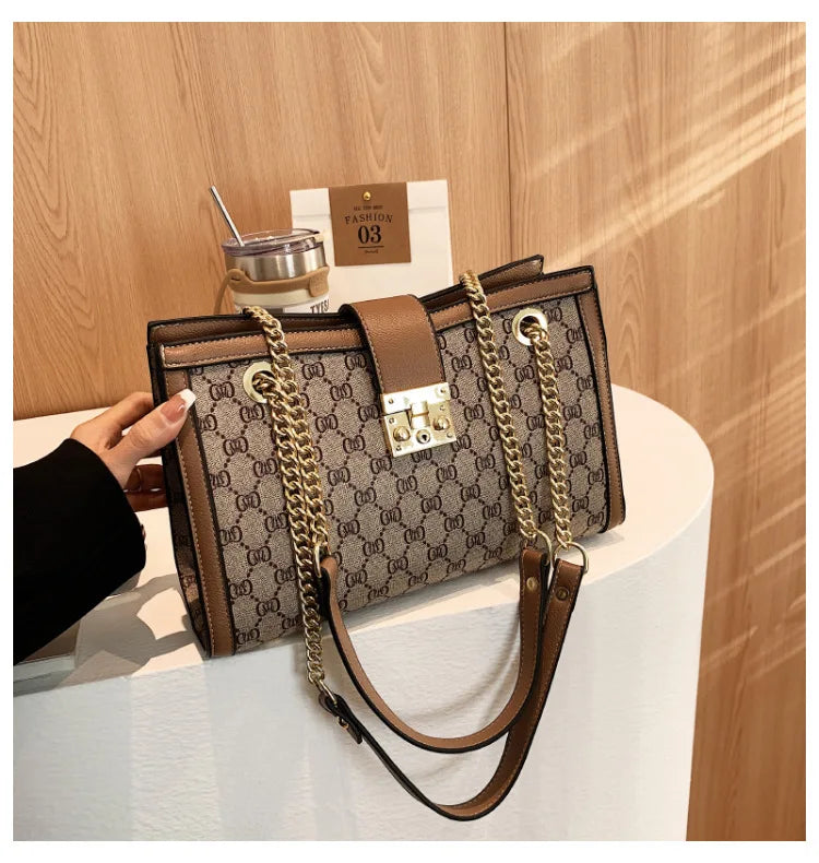 Women's Bag 2025 New Fashion European and American Retro Print Large Capacity Tote Bag Chain Shoulder Underarm Bag Wholesale