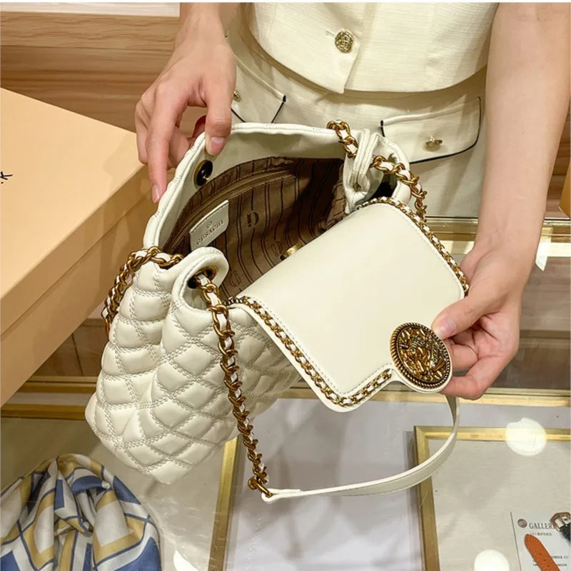 2025 women's brand genuine leather chain bag, new designer brings a sense of luxury, large capacity underarm shoulder bag is fas