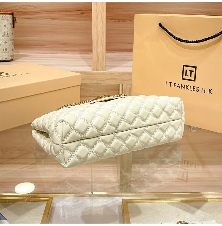 2025 women's brand genuine leather chain bag, new designer brings a sense of luxury, large capacity underarm shoulder bag is fas