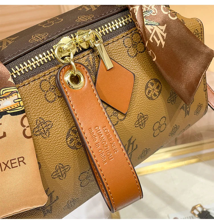 Brand women's handbag 2025 new autumn and winter high-end texture niche designer light luxury shoulder crossbody bag pillow bag