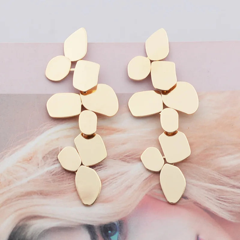 Minimalism Personality Metal Drop Earrings for Women Leaf Round Water Droplet Butterfly Twist Metal Earrings Geometry Jewelry