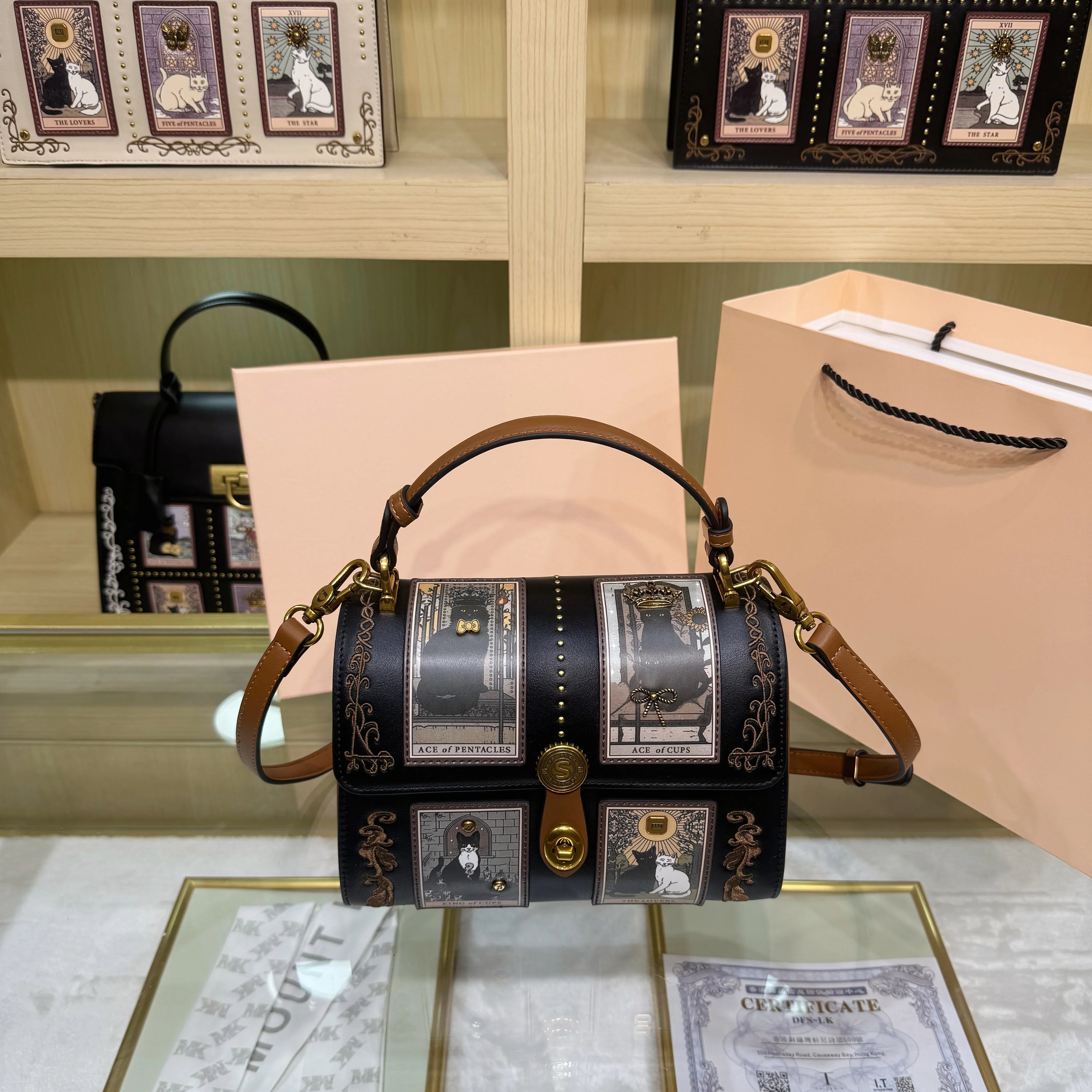 Luxury Designer Bags with Cute Cartoon Printing and Delicate Embroidery Design Vintage and New Fashion Shoulder Pillow Bag