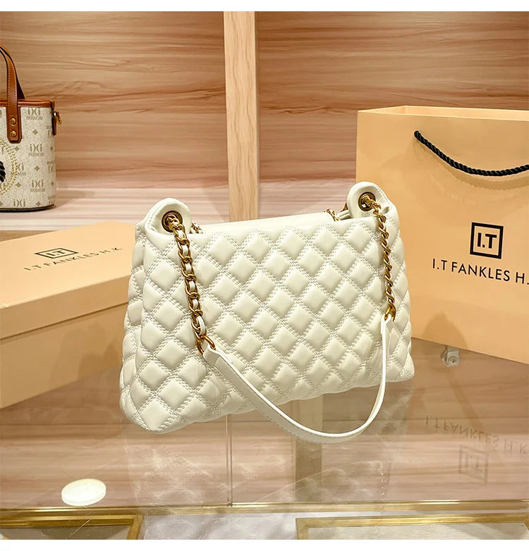 2025 women's brand genuine leather chain bag, new designer brings a sense of luxury, large capacity underarm shoulder bag is fas
