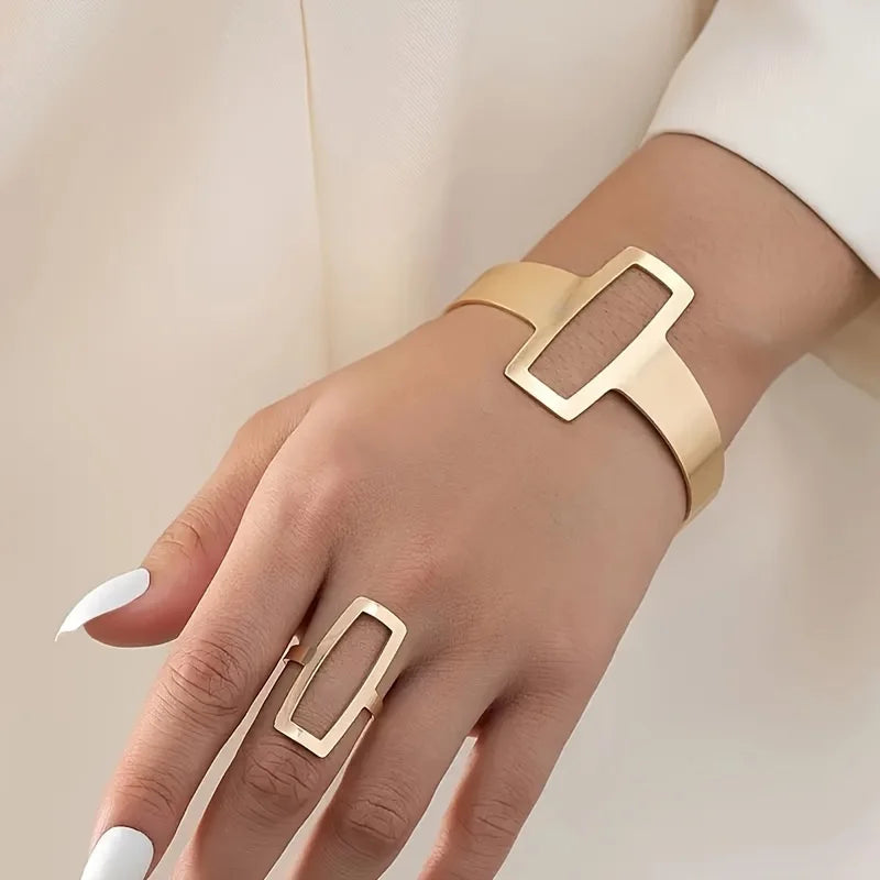 Personalized Trend Hollowed Out Geometric Wide Face Bracelet Ring, Women's Fashion Simple Design Party Accessory Gift
