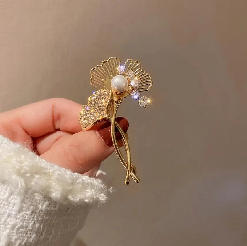 Luxury Snowflake Pearl Crystal Brooch Large Snowflake Flower Brooch Pins Fashion Exquisite Women's Jewelry