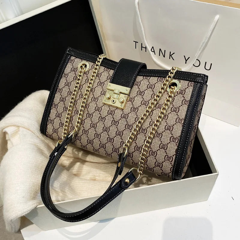 Women's Bag 2025 New Fashion European and American Retro Print Large Capacity Tote Bag Chain Shoulder Underarm Bag Wholesale