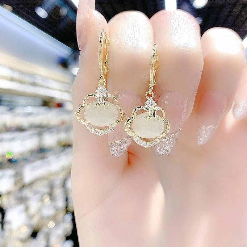 New Fashion Trend Cat's Eye Safety Lock Pendant Gold Color Earrings for Women Personality Elegant Ladies Party Jewelry Gifts