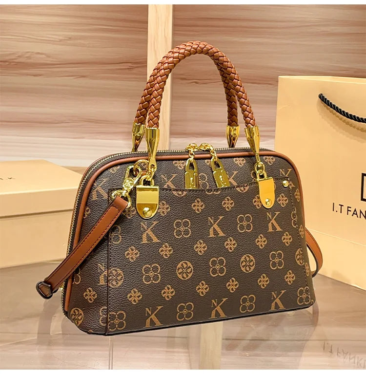 New 2025 High-End Designer Women's Handbag Autumn Winter Shoulder Crossbody Tote Bag Fashionable Luxury Accessory for Ladies