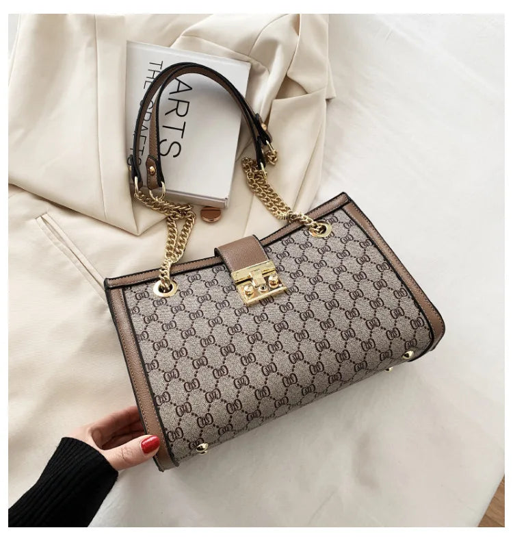 Women's Bag 2025 New Fashion European and American Retro Print Large Capacity Tote Bag Chain Shoulder Underarm Bag Wholesale